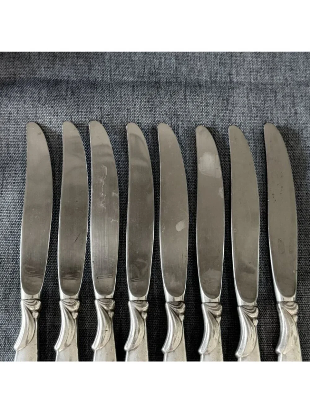 8 International Silver 1847 Rogers Bros FLAIR Silverplate Dinner Knives 1956